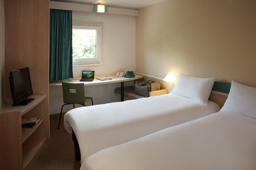 Ibis Centre Gare Hotel 3*